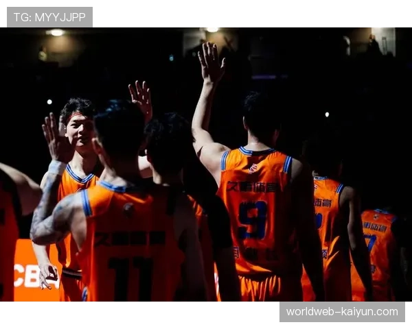 王哲林李弘权内线组合高效 上海攻防转换速率联盟领先